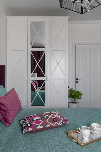 Зеркало в спальне: за и против, разновидности, варианты размещения (73 фото)