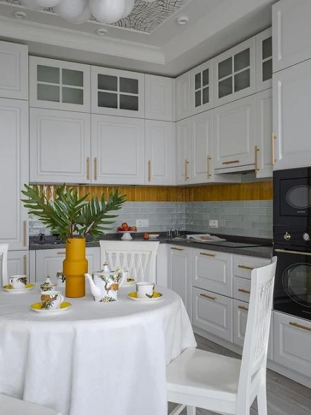 10 модных цветов, которые стоит ввести в интерьер этой осенью