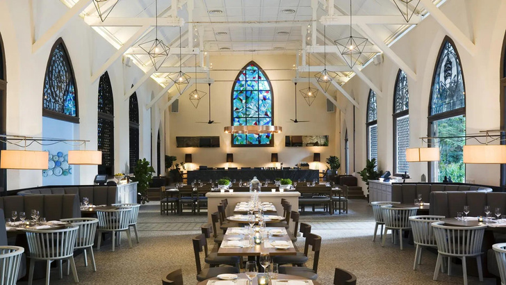 10 роскошных ресторанов в бывших церквях