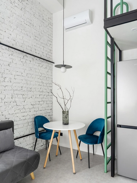 6 маленьких квартир, которые спас антресольный этаж