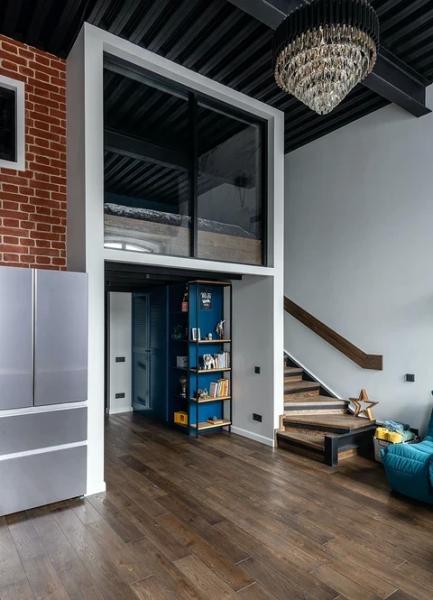 6 маленьких квартир, которые спас антресольный этаж