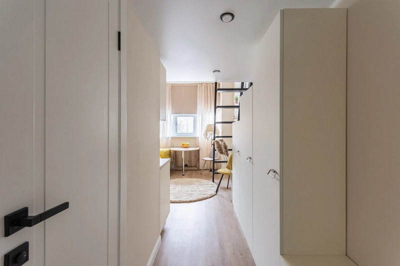 6 маленьких квартир, которые спас антресольный этаж