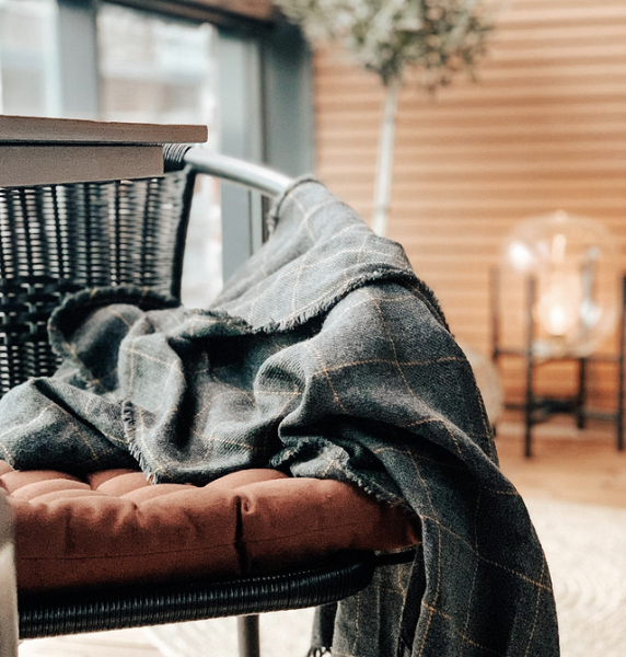 
                                7 лучших идей для оформления стильного зимнего балкона                            