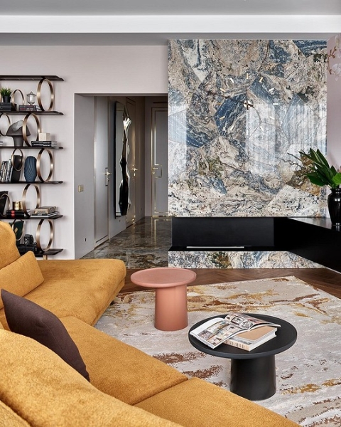 
                                Дизайн гостиной-2024: 9 главных трендов и 92 фото модных интерьеров                            