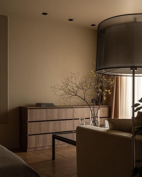 
                                Дизайн гостиной-2024: 9 главных трендов и 92 фото модных интерьеров                            