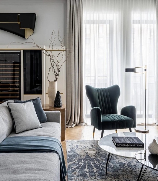 
                                Дизайн гостиной-2024: 9 главных трендов и 92 фото модных интерьеров                            