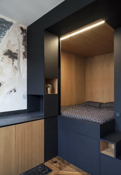 До и после: квартира 33 м² с черным кубом в Париже