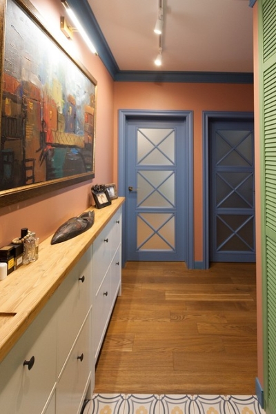 Это выглядит потрясающе! 6 ярких цветов для прихожей, которые выбрали дизайнеры