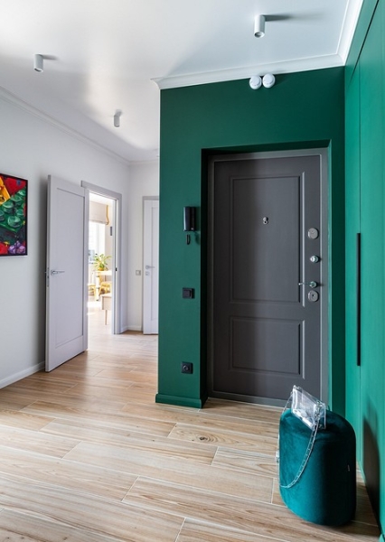 Это выглядит потрясающе! 6 ярких цветов для прихожей, которые выбрали дизайнеры