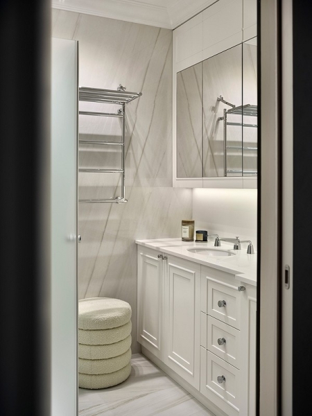 Интерьер с «секретом»: квартира 48 кв. м в стиле современной классики вне времени