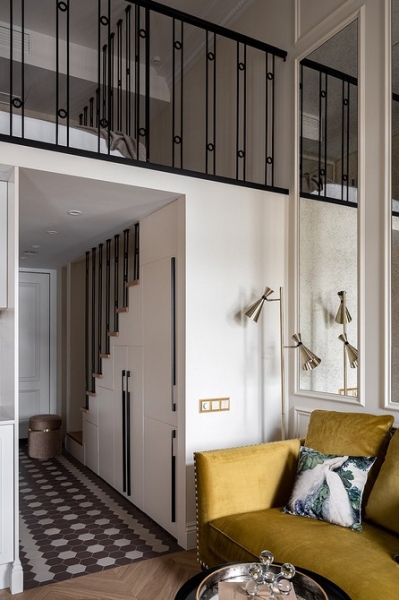 Как оформить стену за диваном? 7 потрясающих дизайнерских примеров с зеркалом