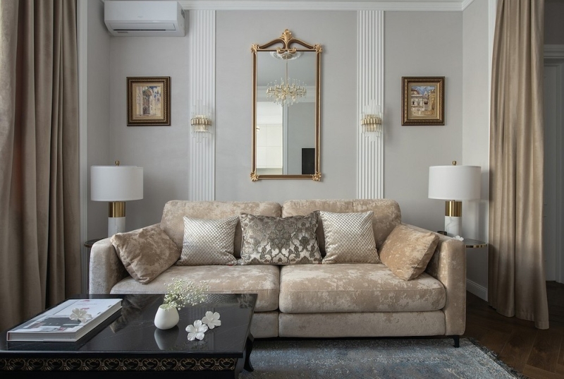 Как оформить стену за диваном? 7 потрясающих дизайнерских примеров с зеркалом