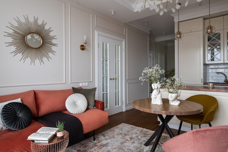 Как оформить стену за диваном? 7 потрясающих дизайнерских примеров с зеркалом