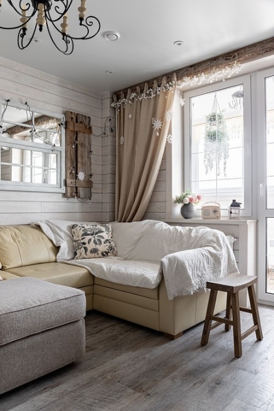 Как оформить стену за диваном? 7 потрясающих дизайнерских примеров с зеркалом