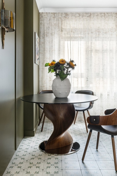 
                                Как переделали квартиру 55 кв. м с типовым ремонтом в доме по реновации? Реальный пример (фото до и после)                            