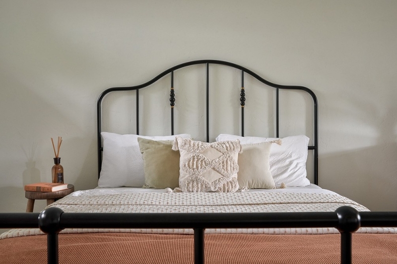 Как в современной деревне! Гостевой дом 66 кв. м с баней, где заказчиком выступила дизайнер