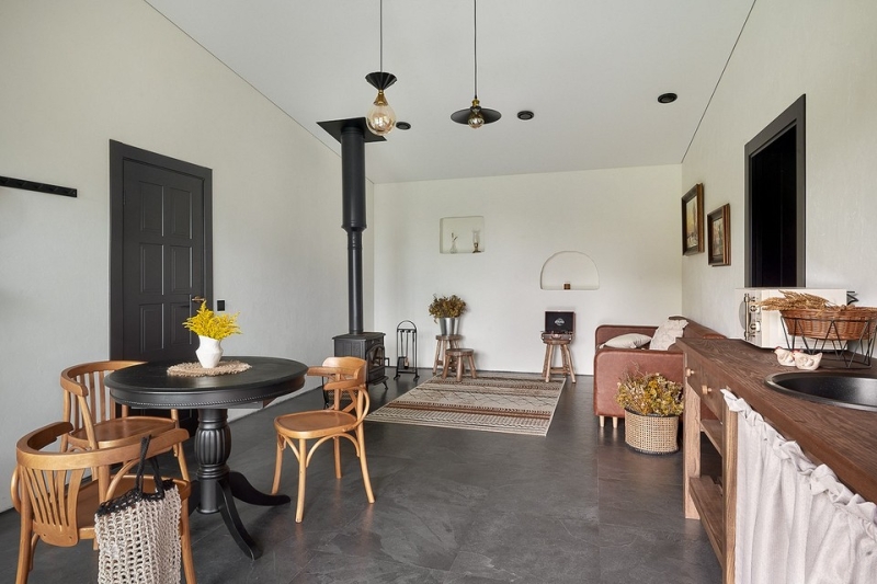 Как в современной деревне! Гостевой дом 66 кв. м с баней, где заказчиком выступила дизайнер