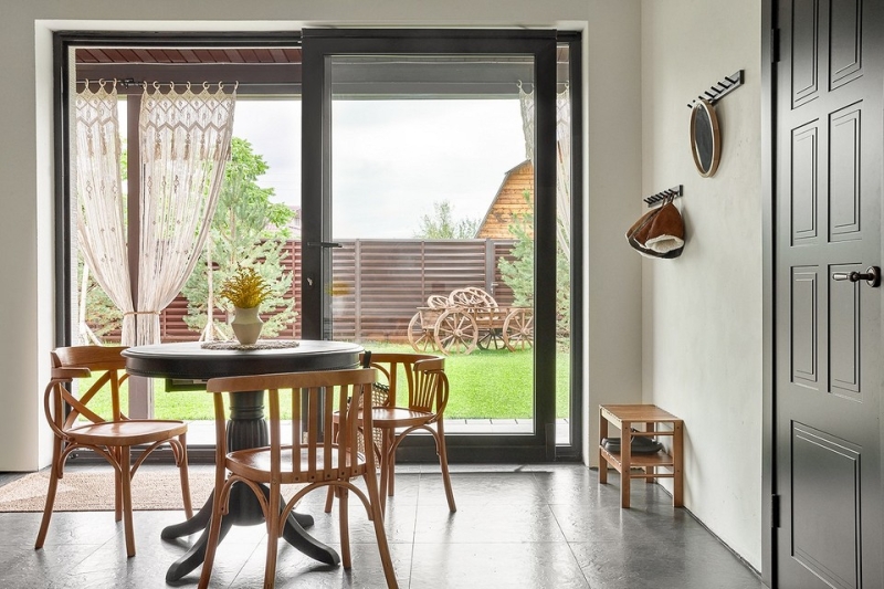 Как в современной деревне! Гостевой дом 66 кв. м с баней, где заказчиком выступила дизайнер