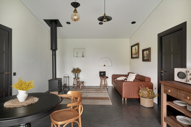 Как в современной деревне! Гостевой дом 66 кв. м с баней, где заказчиком выступила дизайнер