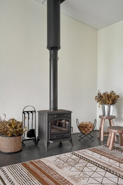 Как в современной деревне! Гостевой дом 66 кв. м с баней, где заказчиком выступила дизайнер