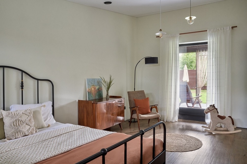 Как в современной деревне! Гостевой дом 66 кв. м с баней, где заказчиком выступила дизайнер