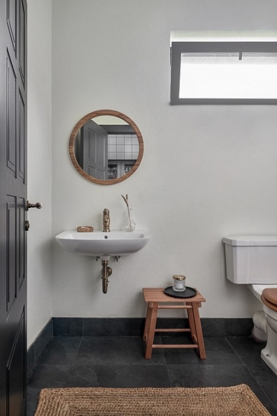 Как в современной деревне! Гостевой дом 66 кв. м с баней, где заказчиком выступила дизайнер