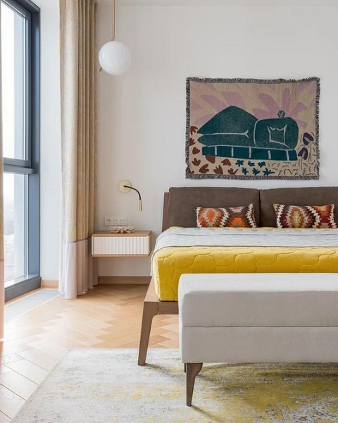 Коричневый в интерьере: варианты применения и 10 лучших цветов-компаньонов (137 фото)