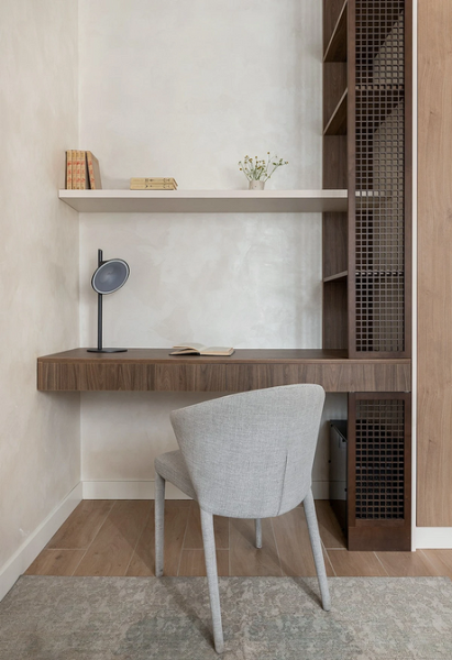 Коричневый в интерьере: варианты применения и 10 лучших цветов-компаньонов (137 фото)