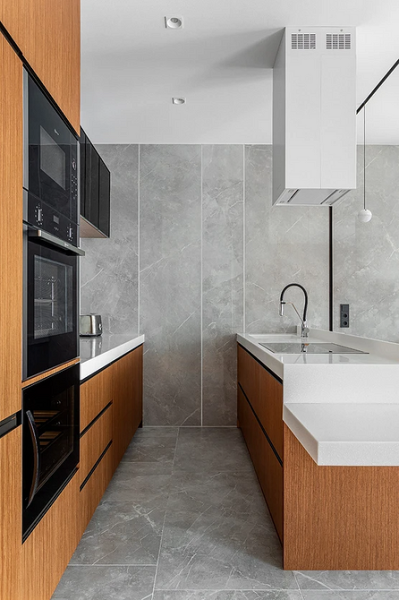 Коричневый в интерьере: варианты применения и 10 лучших цветов-компаньонов (137 фото)