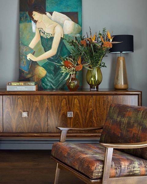 Коричневый в интерьере: варианты применения и 10 лучших цветов-компаньонов (137 фото)