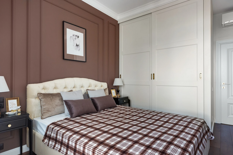 Коричневый в интерьере: варианты применения и 10 лучших цветов-компаньонов (137 фото)