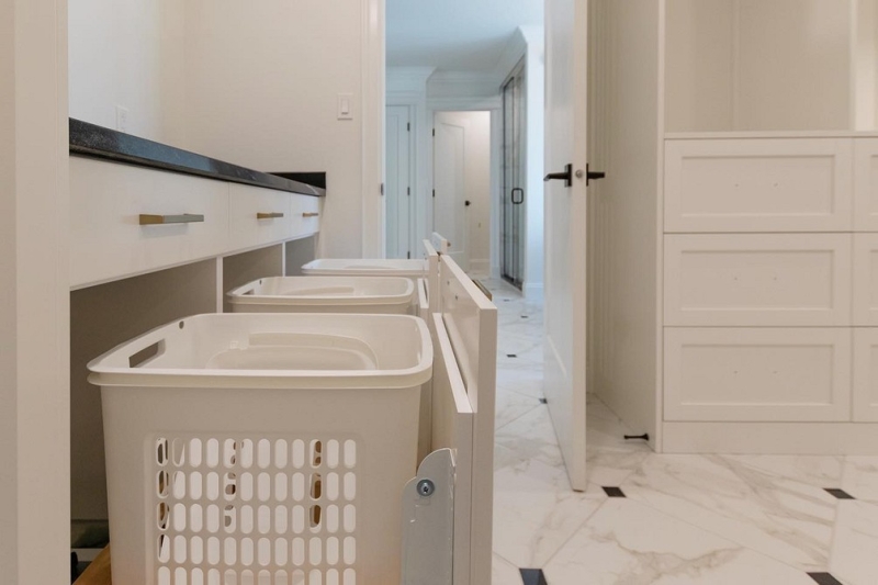 
                                Корзина для белья в ванную: советы по выбору и варианты размещения (67 фото)                            