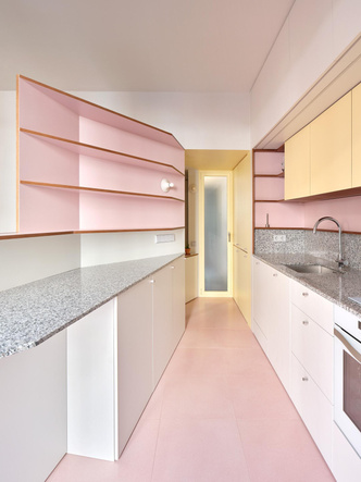 Квартира в цветах зефира, пастилы и сливочного крема в Барселоне