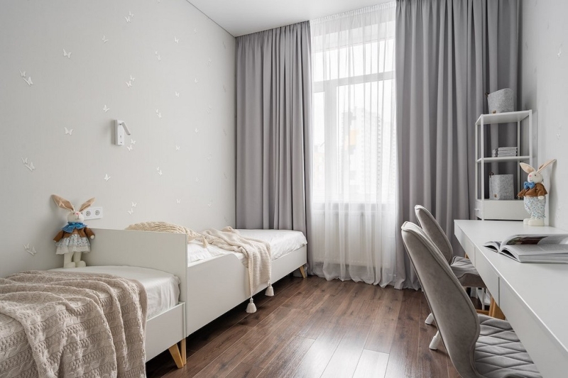 
                                Трешка на пятерых: удобная перепланировка и комфортный интерьер квартиры 74 кв. м                            