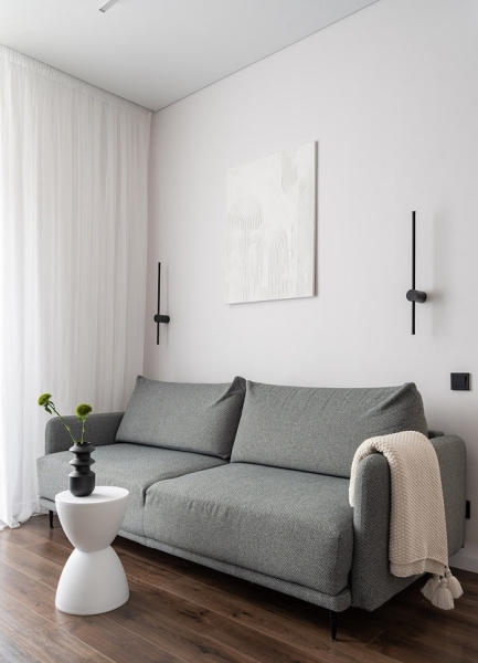 
                                Трешка на пятерых: удобная перепланировка и комфортный интерьер квартиры 74 кв. м                            