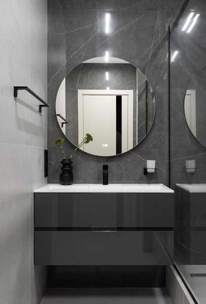 
                                Трешка на пятерых: удобная перепланировка и комфортный интерьер квартиры 74 кв. м                            