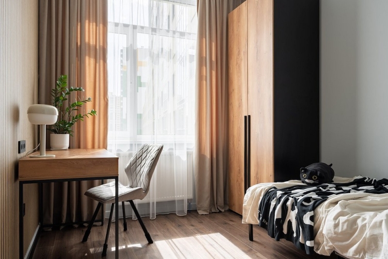 
                                Трешка на пятерых: удобная перепланировка и комфортный интерьер квартиры 74 кв. м                            