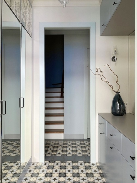 
                                Три этажа и 116 кв. м: интерьер таунхауса, который изменил жизнь семьи                            