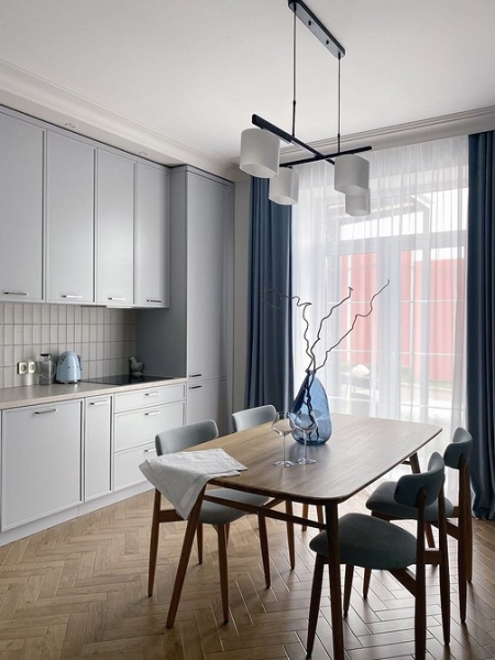 
                                Три этажа и 116 кв. м: интерьер таунхауса, который изменил жизнь семьи                            