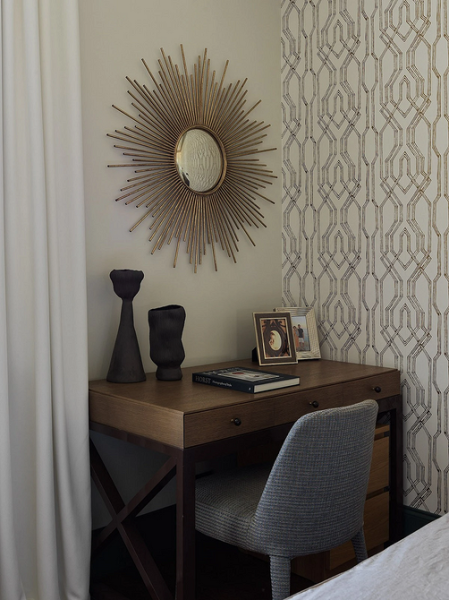 
                                Туалетный столик с зеркалом: какой выбрать и где поставить (80 фото)                            