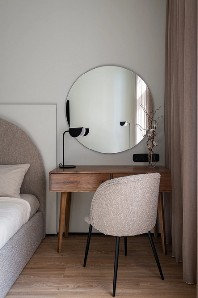 
                                Туалетный столик с зеркалом: какой выбрать и где поставить (80 фото)                            