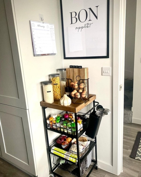 Вы бы не подумали: 8 необычных мест для хранения на кухне