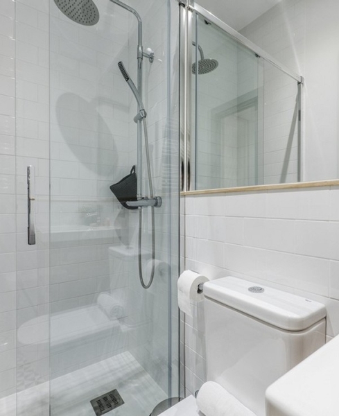 
                                8 красивых идей для хранения в душевой кабине                            