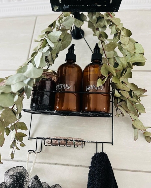 
                                8 красивых идей для хранения в душевой кабине                            