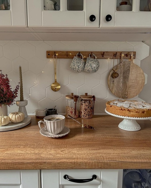 
                                Чем заменить рейлинг на кухне? 10 идей, которые не приходили вам в голову                            