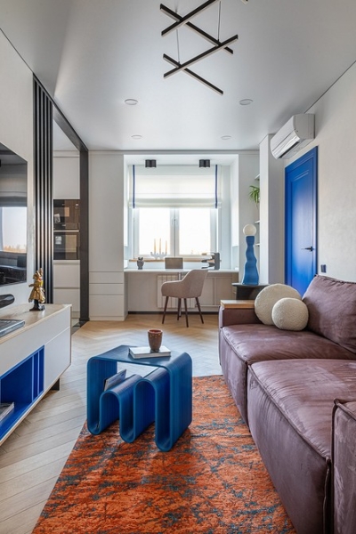 Это восторг! Обычная двушка 54 кв. м, из которой выжали максимум. Большая ванная и яркий интерьер