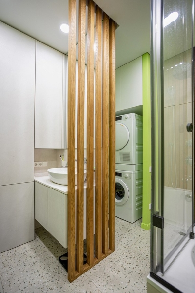 Это восторг! Обычная двушка 54 кв. м, из которой выжали максимум. Большая ванная и яркий интерьер