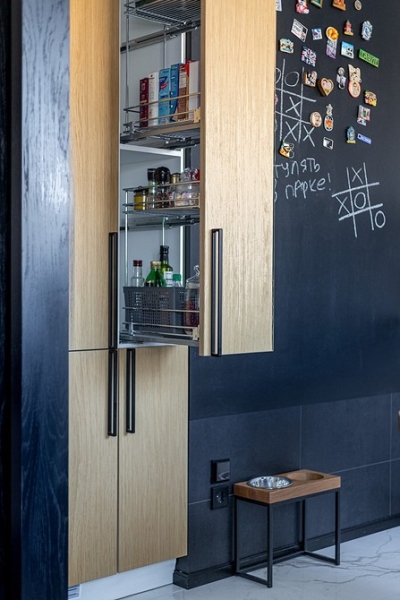 Это восторг! Обычная двушка 54 кв. м, из которой выжали максимум. Большая ванная и яркий интерьер