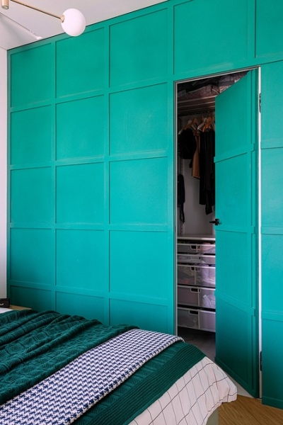 Это восторг! Обычная двушка 54 кв. м, из которой выжали максимум. Большая ванная и яркий интерьер