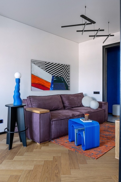 Это восторг! Обычная двушка 54 кв. м, из которой выжали максимум. Большая ванная и яркий интерьер